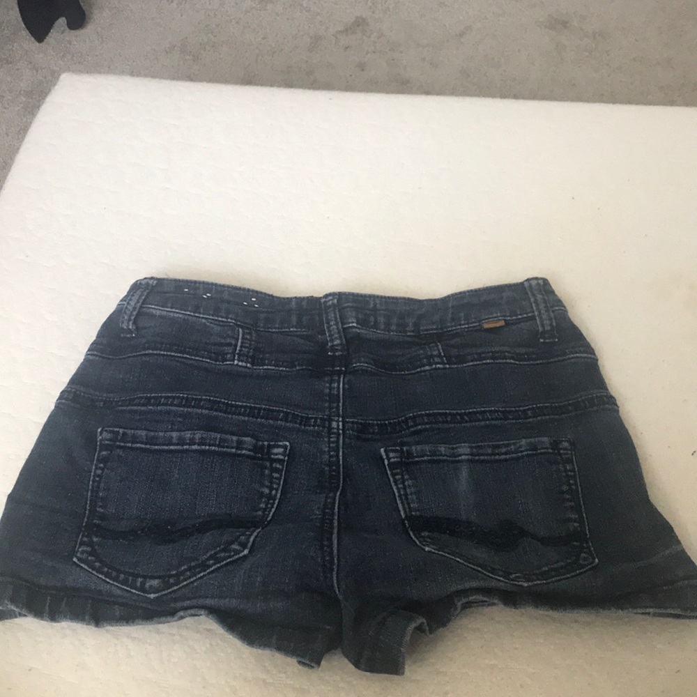 5 button shorts - Picture 3 of 3